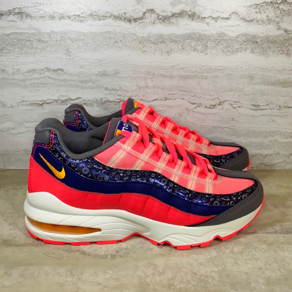 Nike Air Max 95 GS size 5.5Y (Women's size 7)